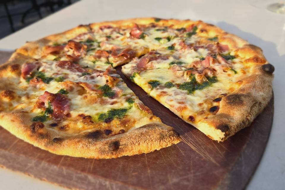 Live Pizza Station!
