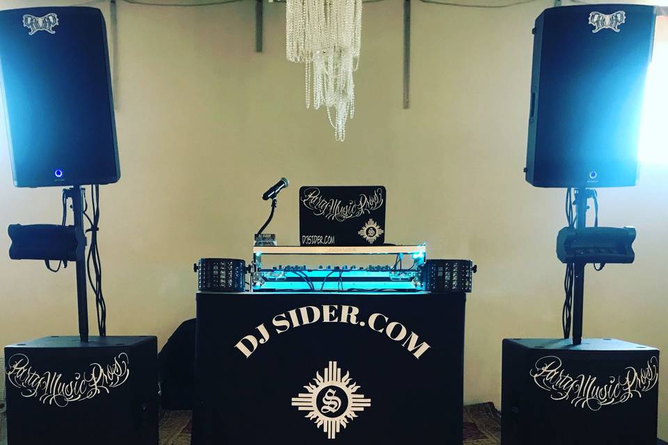 White version of DJ setup