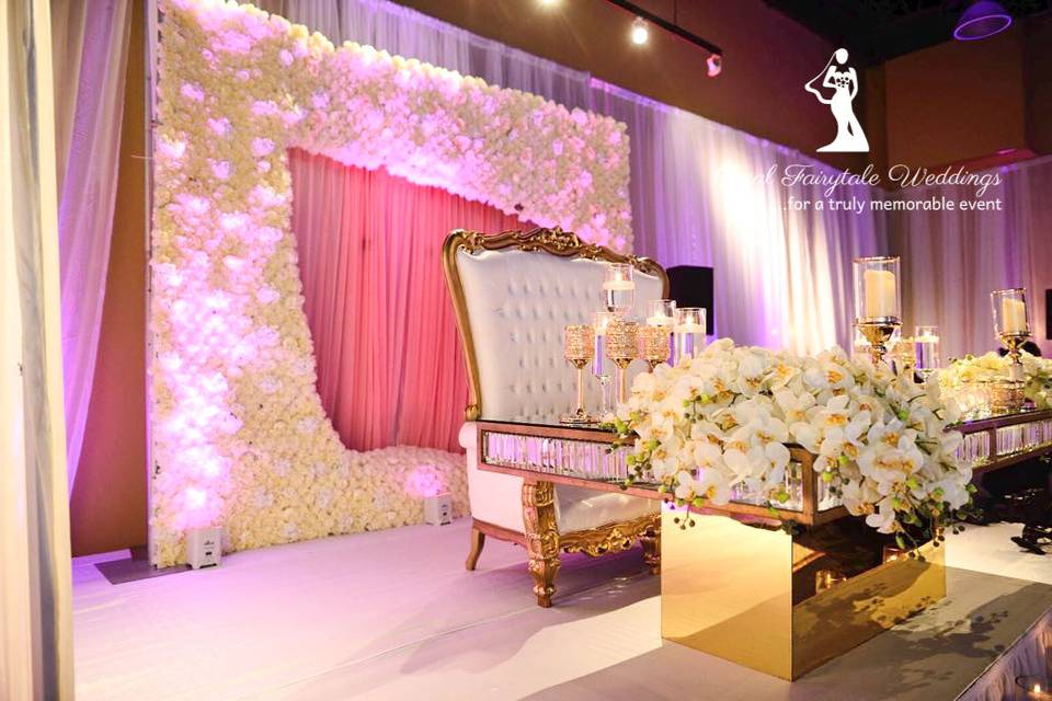 Head table design