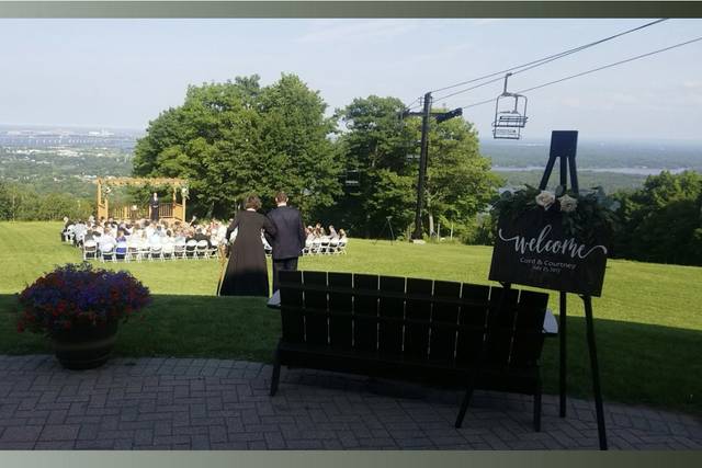 Beautiful outdoor ceremony
