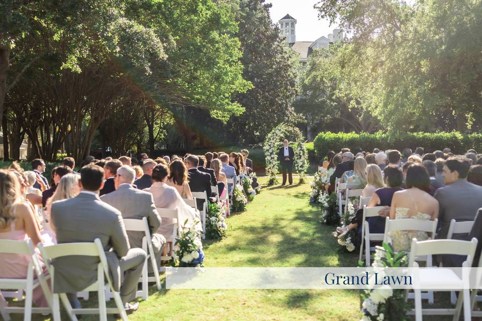 Grand Lawn