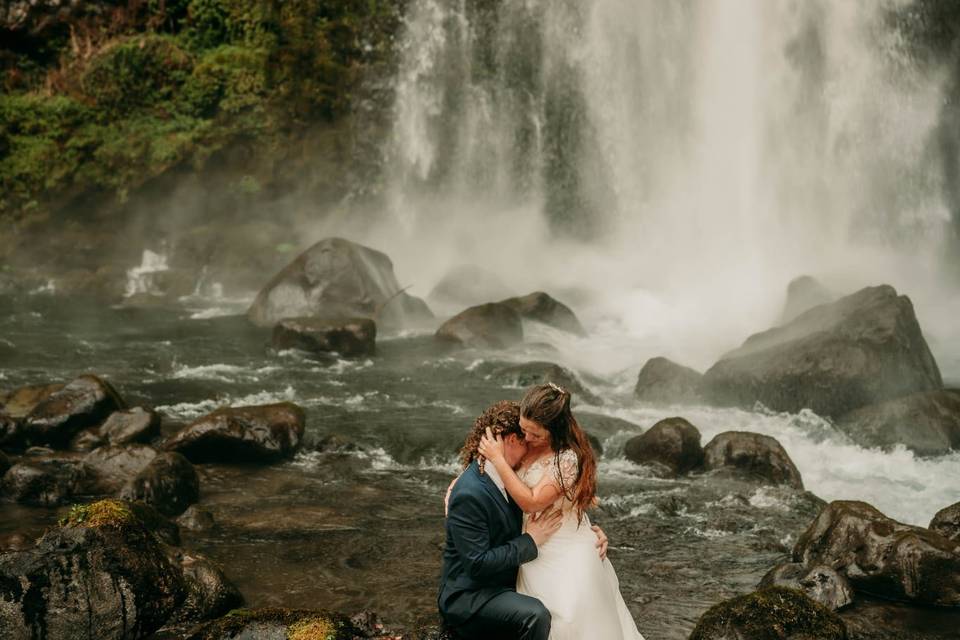 Elopement/Wedding Photographer