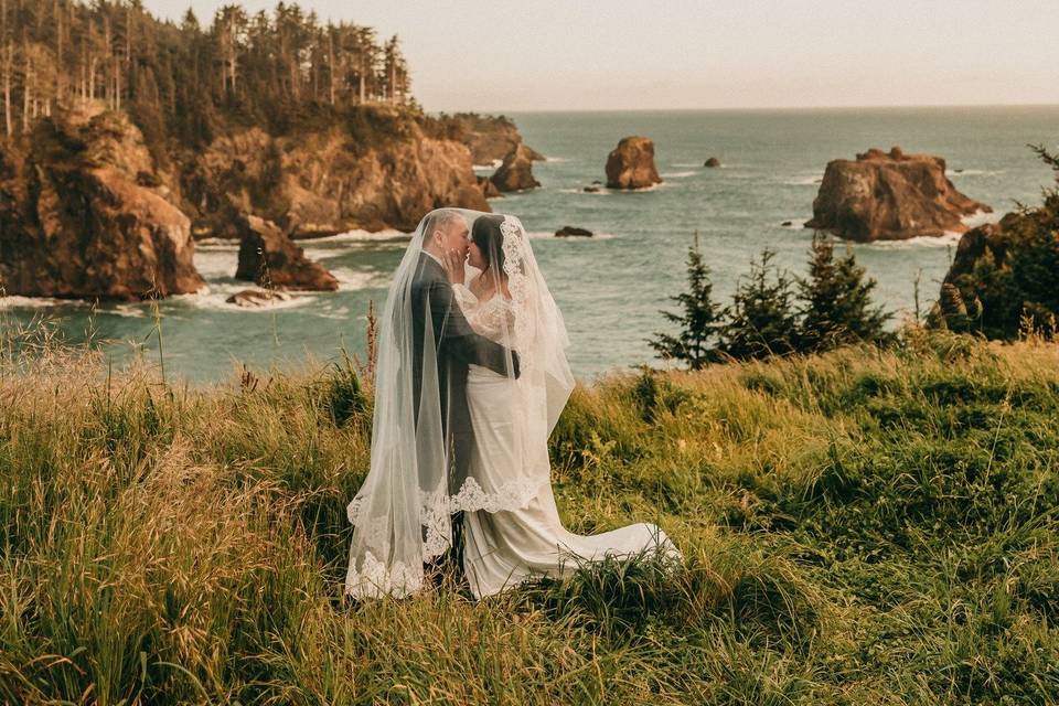 Elopement/Wedding Photographer