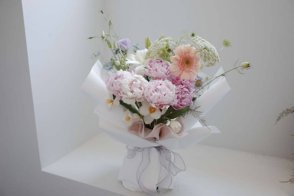 Aisle flowers arrangement