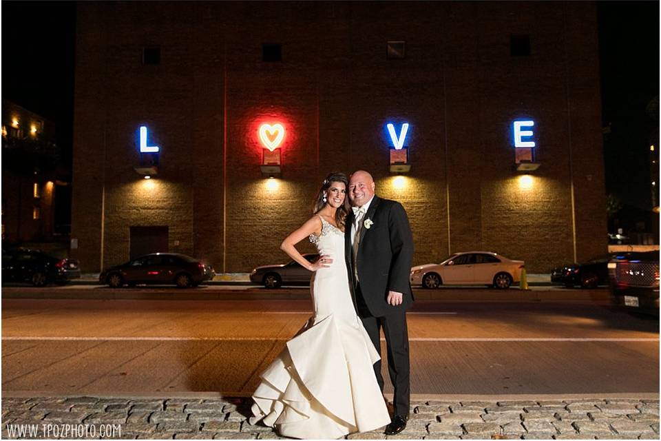 AVAM Wedding - LOVE sign
