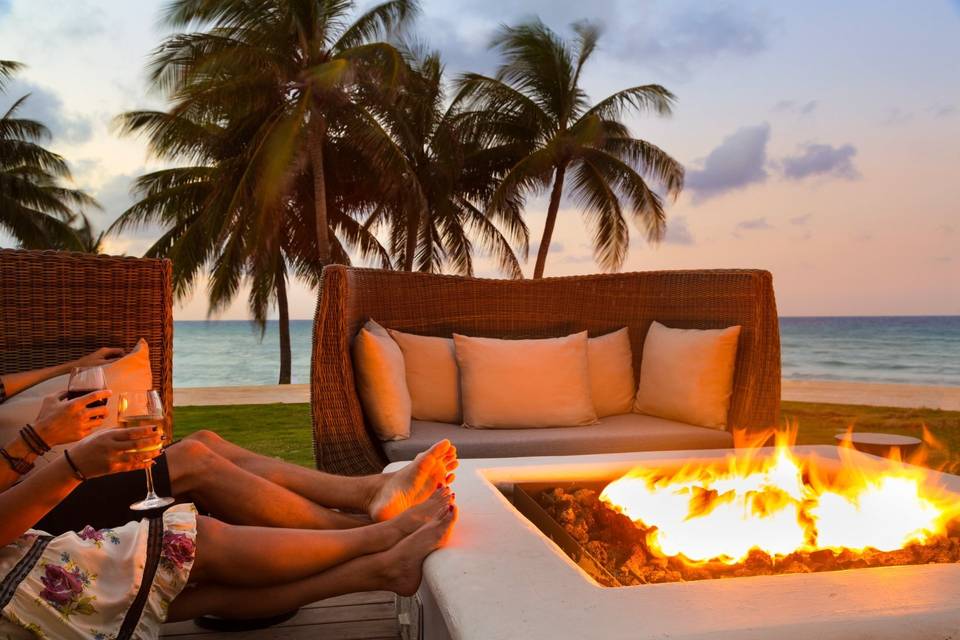 Relaxing firepit