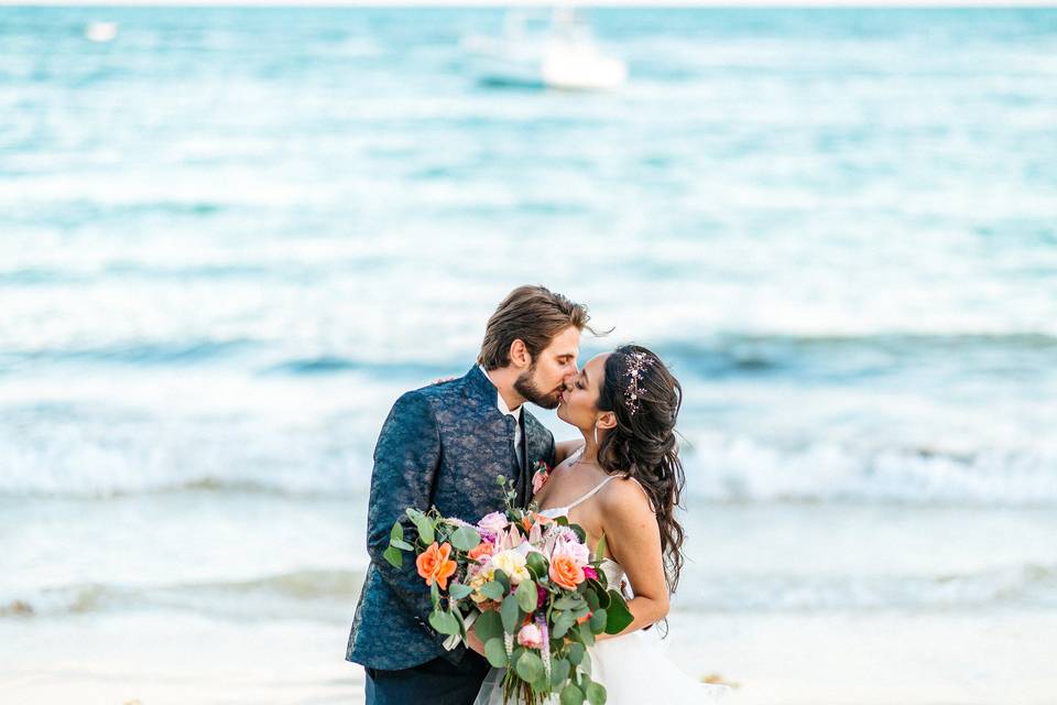 Cinema & Graphics Wedding Films / Photography - Videography - Cancun, MX -  WeddingWire