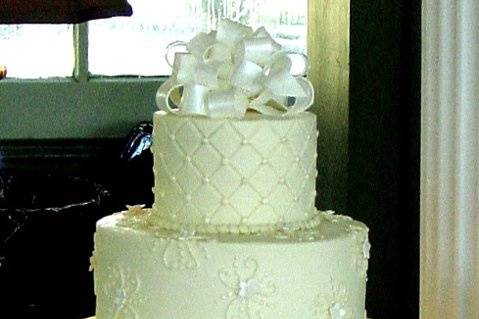 Fancy white wedding cake