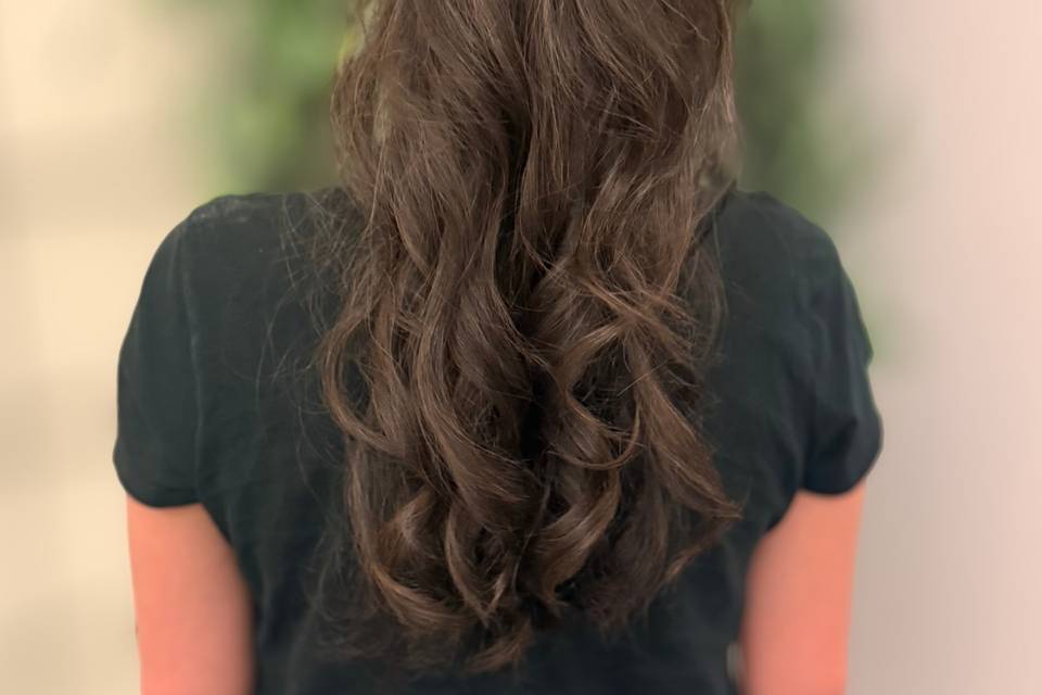 Curled pony