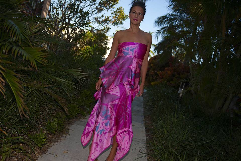 Hour glass mob beach wed dress