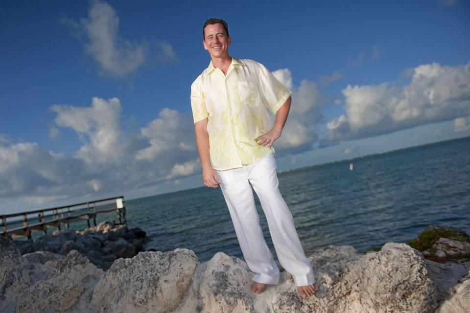 Beach wed bride & groom attire