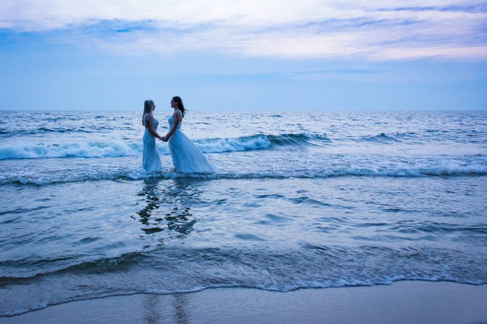 Ladies in love.