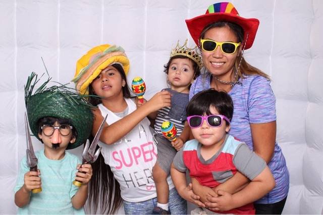 box of smiles photobooth