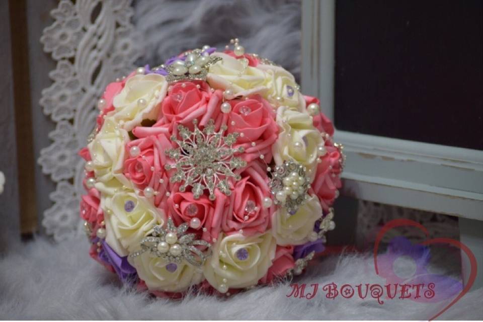 MJ Bouquets-Ramos en Broches MJ