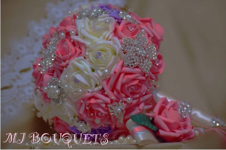 MJ Bouquets-Ramos en Broches MJ