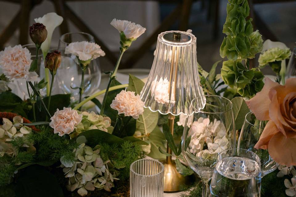 Elegant Reception Table Design