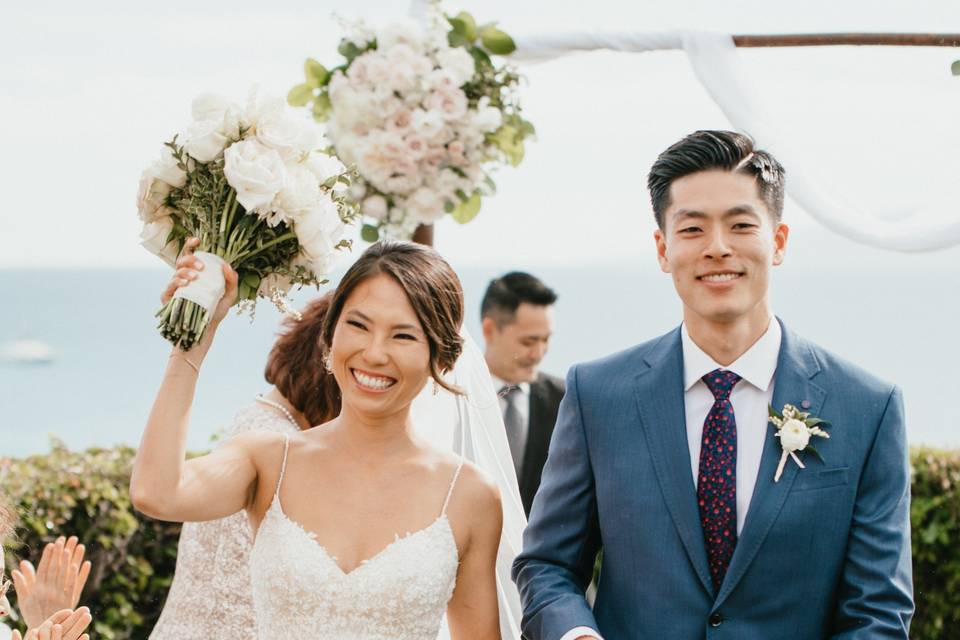 Hawaiian wedding newlyweds