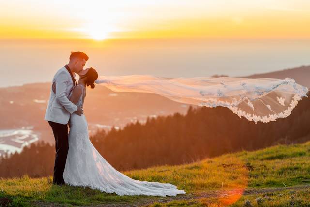 Romantic Sunset Kiss