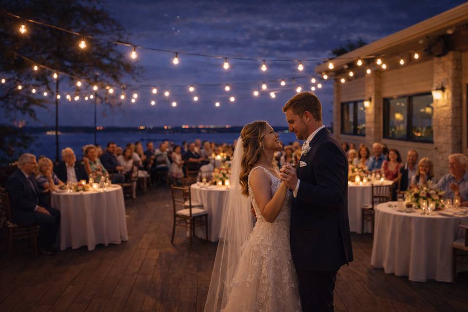 Bride and groom 1st Dance