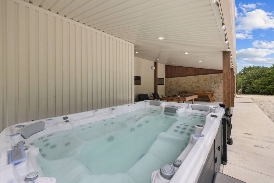 9 person hot tub and pool tabl