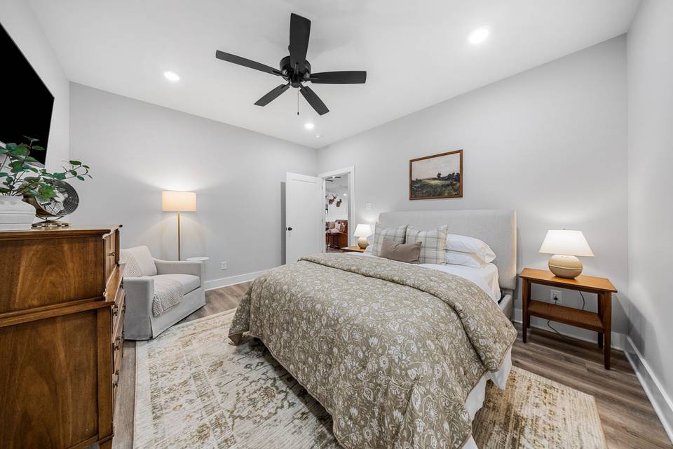Comfy bedroom in Selah Lodge