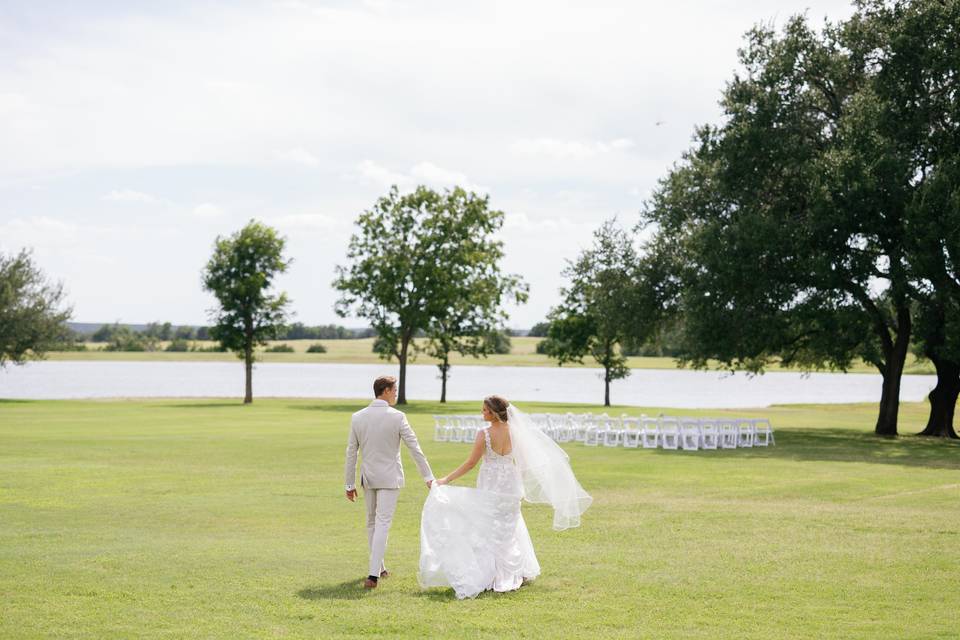 Lakeview lawn ceremony site