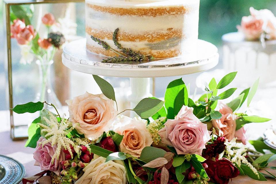 Cake with floral design