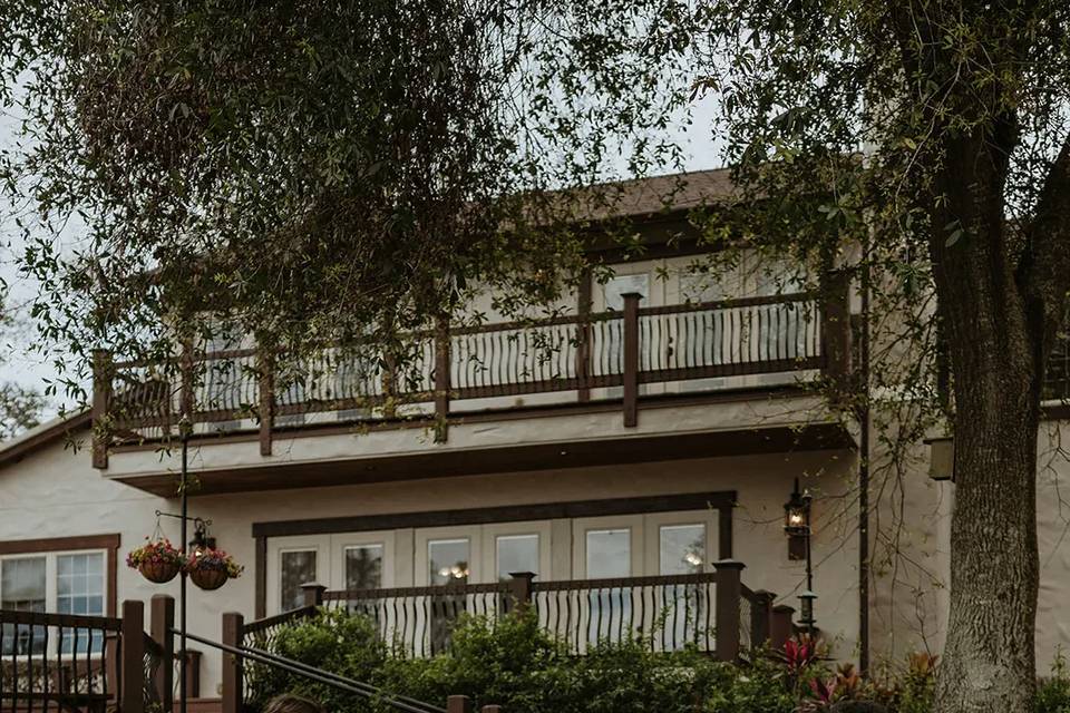 The Get-Ready Suite - Exterior