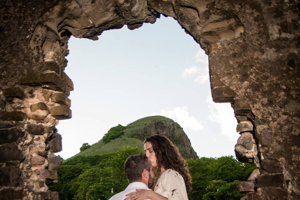 Kissing her groom