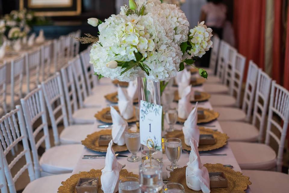 GArden table setting