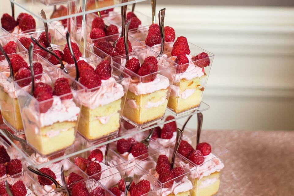 Individual cake desserts