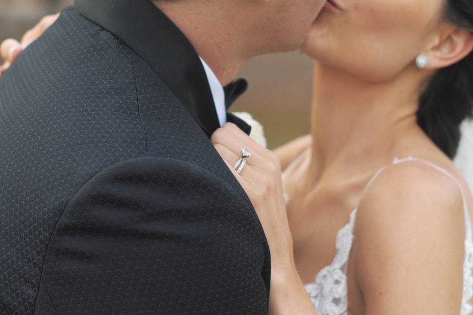 A romantic kiss