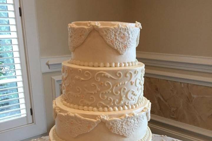 Alternating Design on Cake