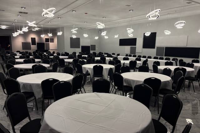 Banquet room (opposite view)