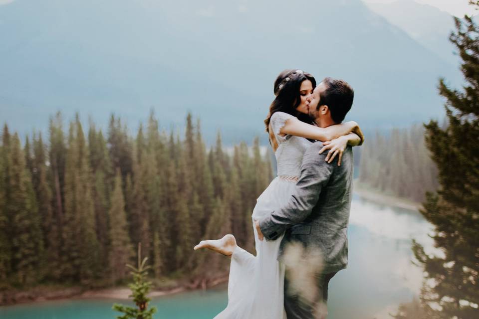 Wedding couple in banff