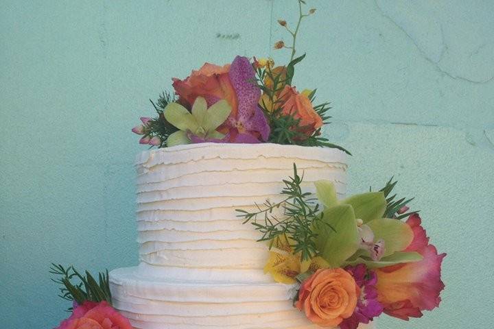 Cake with beautiful flower details