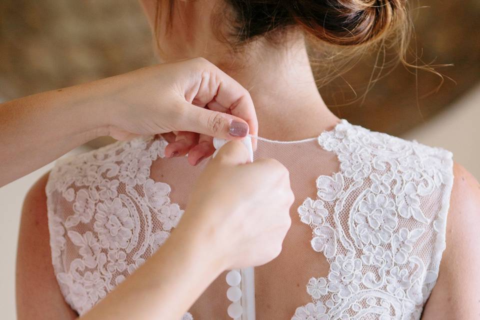 Back lace detailing