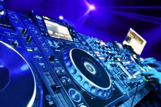 Mega Mix Entertainment - Wedding DJs - Plainfield, IL - WeddingWire