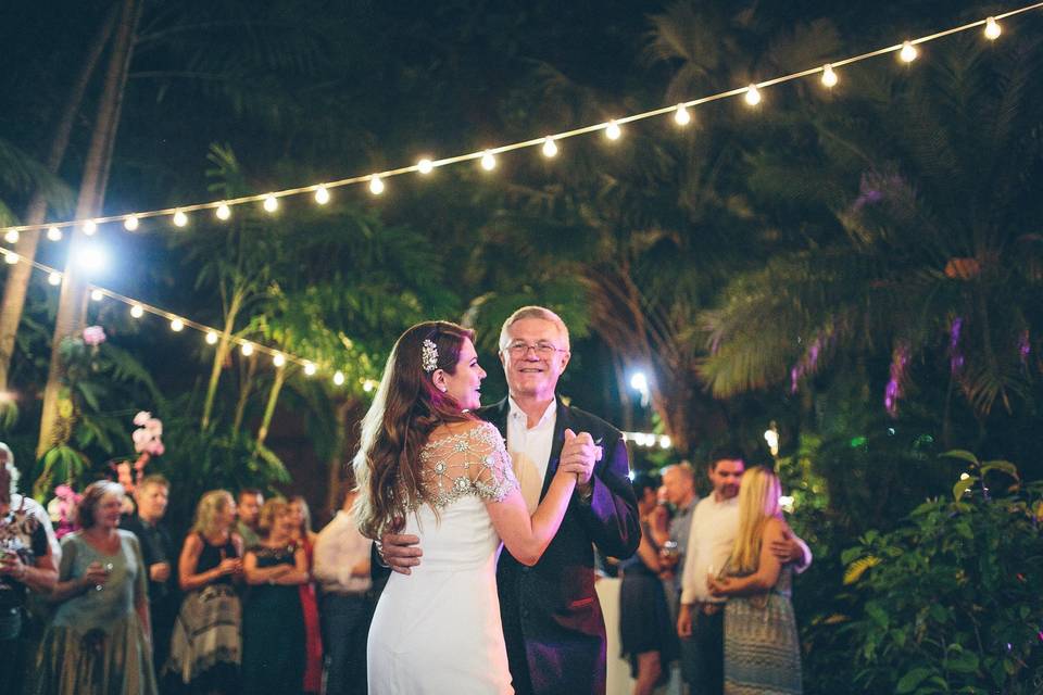 dj facade – Kiss Me Dj – Key West Wedding DJ