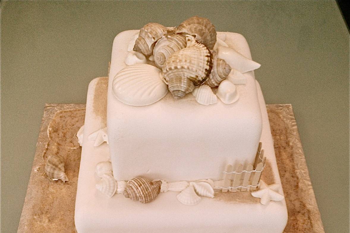Layers Sensational Cakes Wedding Cake Monterey Ca Weddingwire 