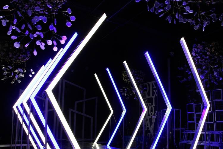 Led tunnels half Diamonds