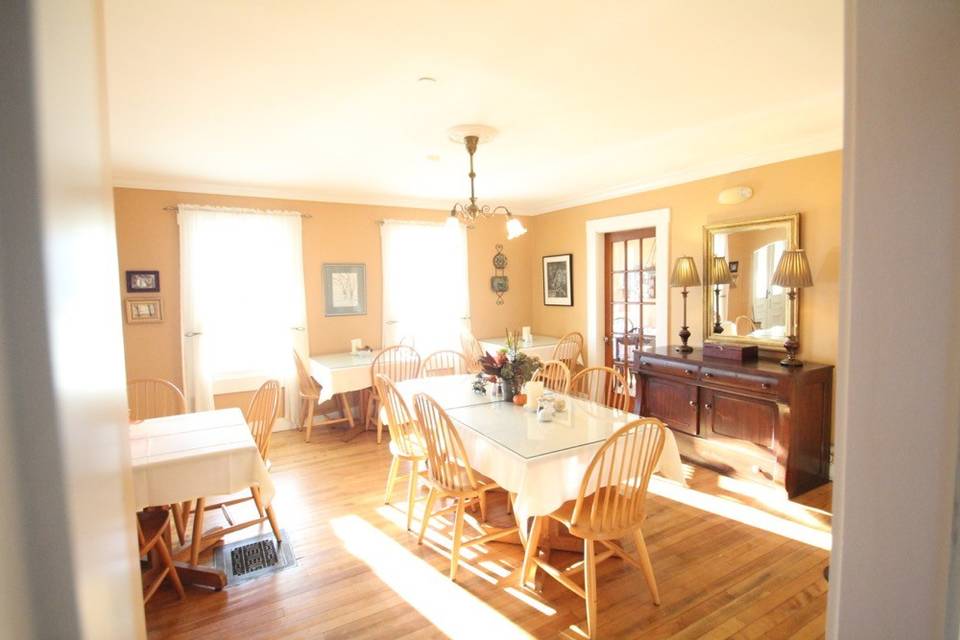 Breakfast dining room