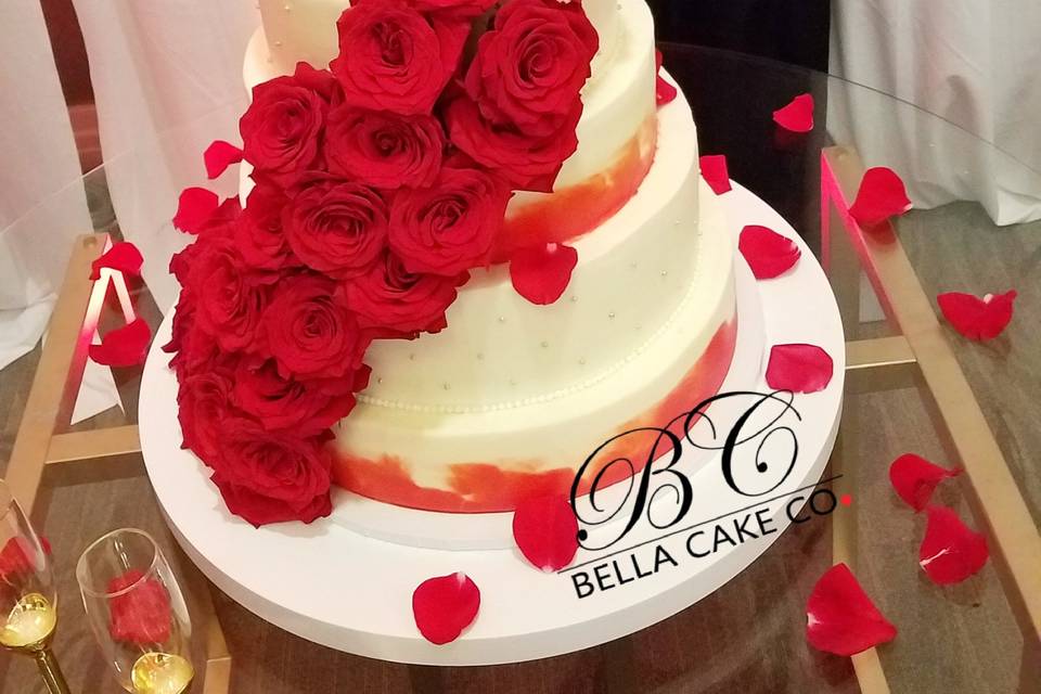 6 tier with romantic roses
