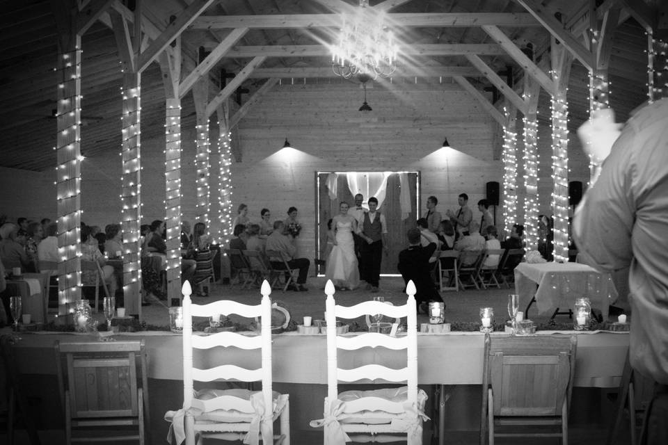 Indoor and outdoor options are available for ceremonies.