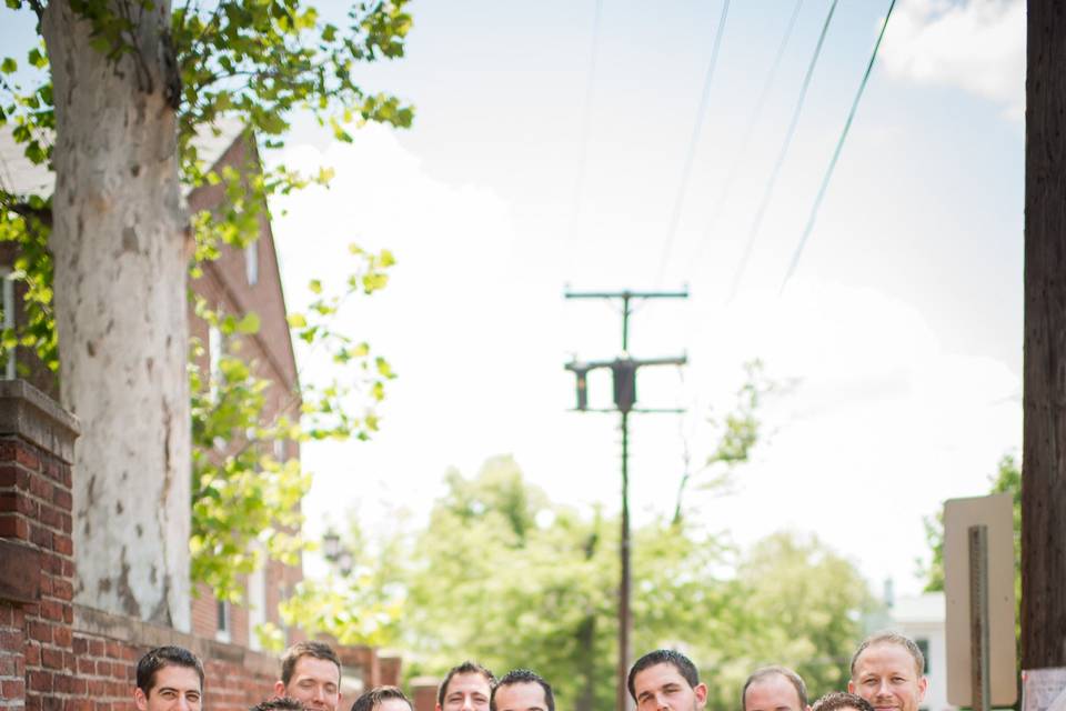 Group photo with the groomsmen