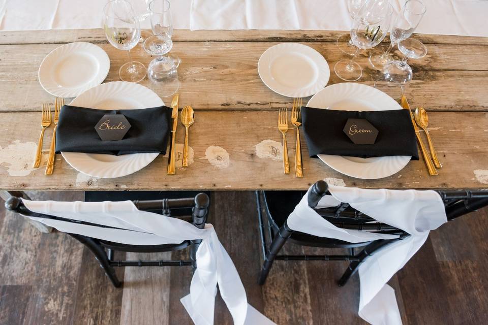 Black & Gold Sweetheart Table