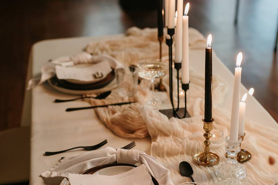 Minimalist table settings