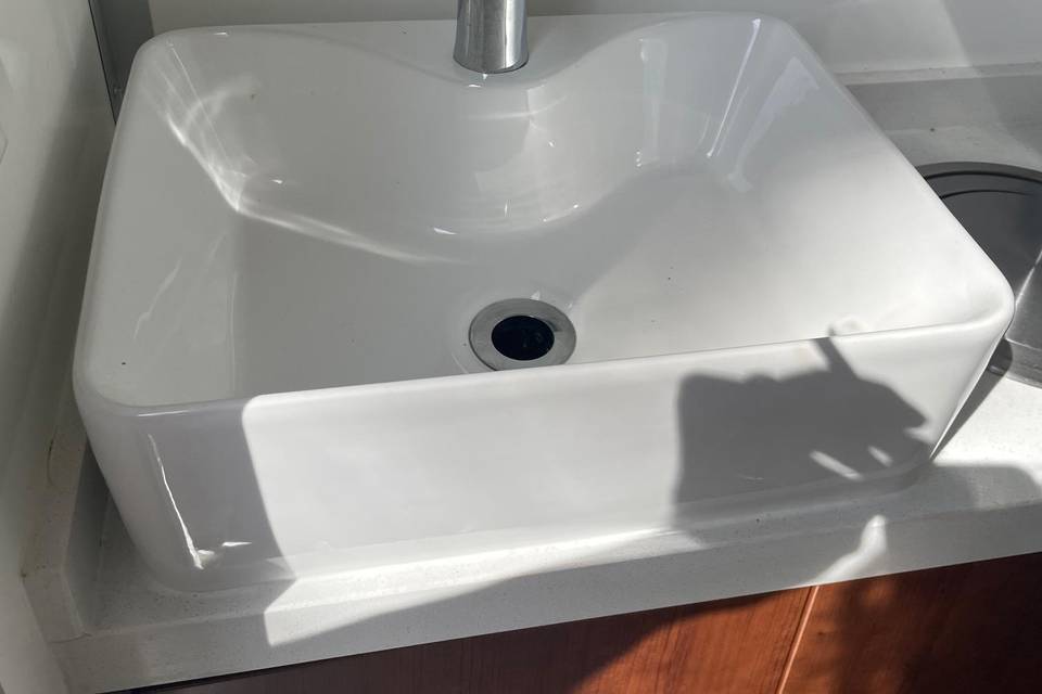 Privy Executive Restrooms and Event Rentals