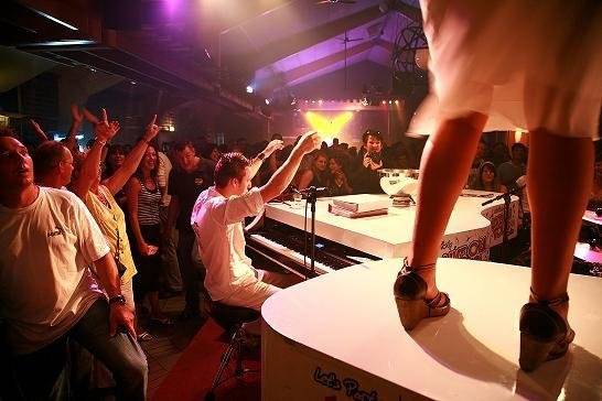 Dueling Pianos | 2 Grand Entertainment
