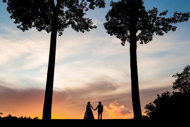 Kiss the Bride Wedding Photography